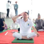 मुख्यमंत्री ने किया सामूहिक योगाभ्यास, योग को दैनिक जीवन का हिस्सा बनाने का किया आह्वान