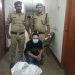 शराब की दुकान बंद होते ही शुरू हो जाती थी बिक्री, पुलिस ने तीन जगह दबोचे आरोपी